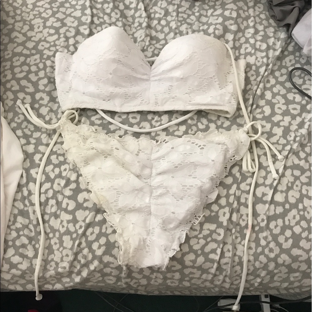 Vs Demi swim top and ruffled bottom