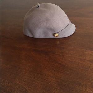 Grey riding style cap