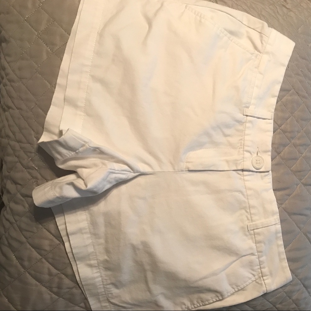 Loft 3 inch white shorts