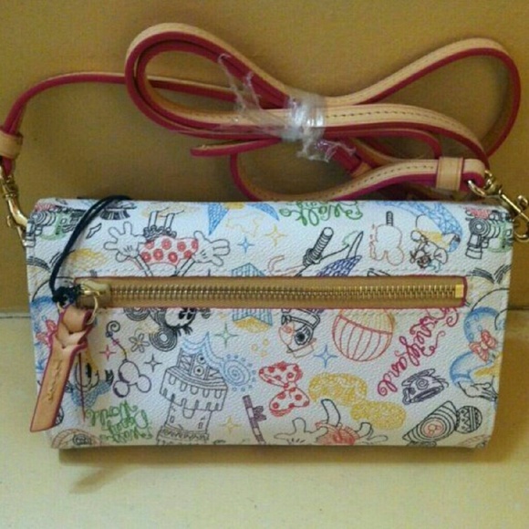 Mickey and Minnie "A walk in the park" Crossbody - Picture 2 of 3