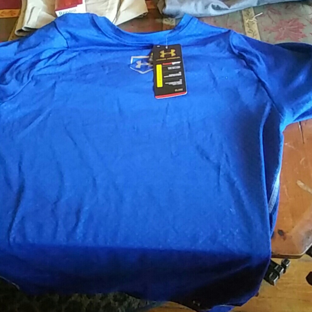 2 med under armour shirts
