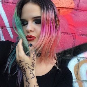 Meet your Posher, Maddie