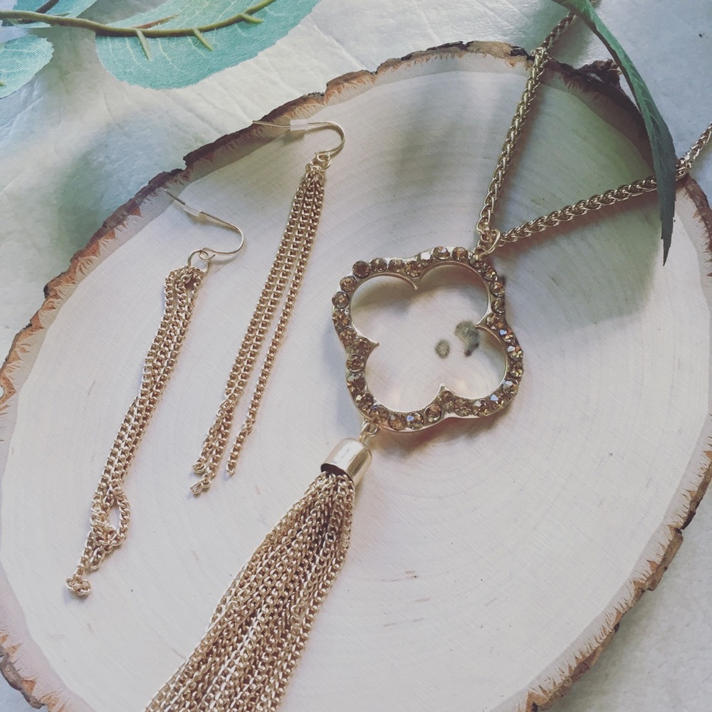 Pendant Necklace