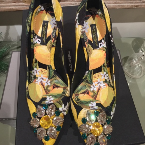 Authentic Dolce & Gabbana Lemon Pumps - Picture 2 of 6