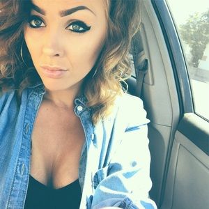 Meet your Posher, Olivia