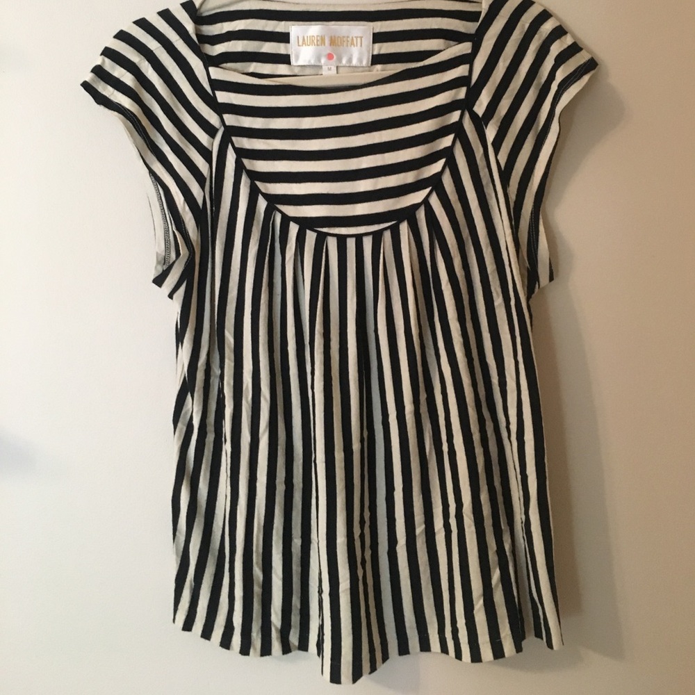Stripped cap sleeve top.