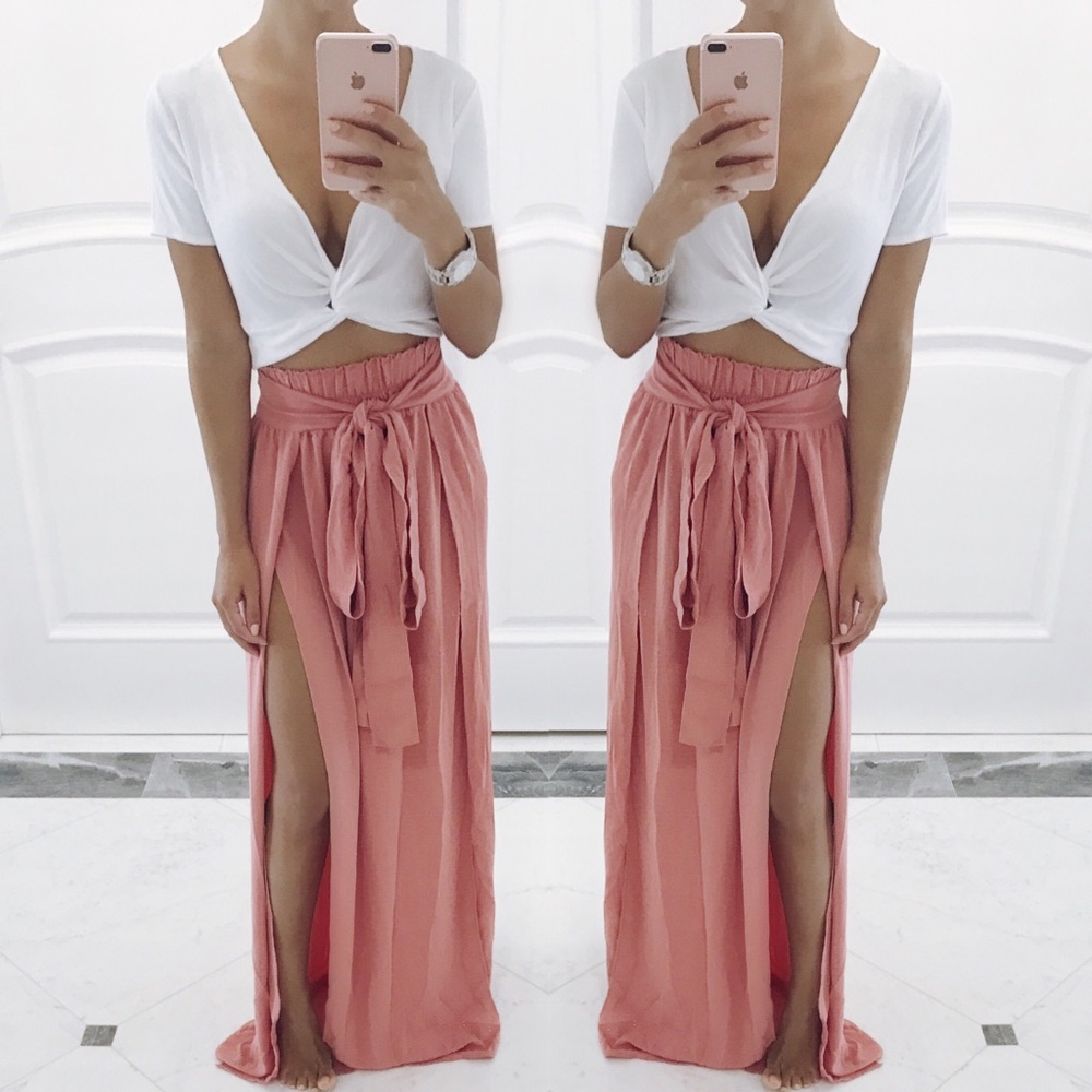 SOLD OUT ❌ Eli Slit Skirt - Picture 2 of 3