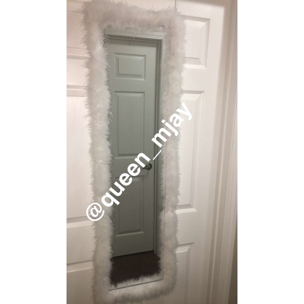 Diy fur mirror (mirror included)