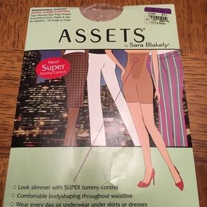 Assets by Sara Blakely Super Tummy Control