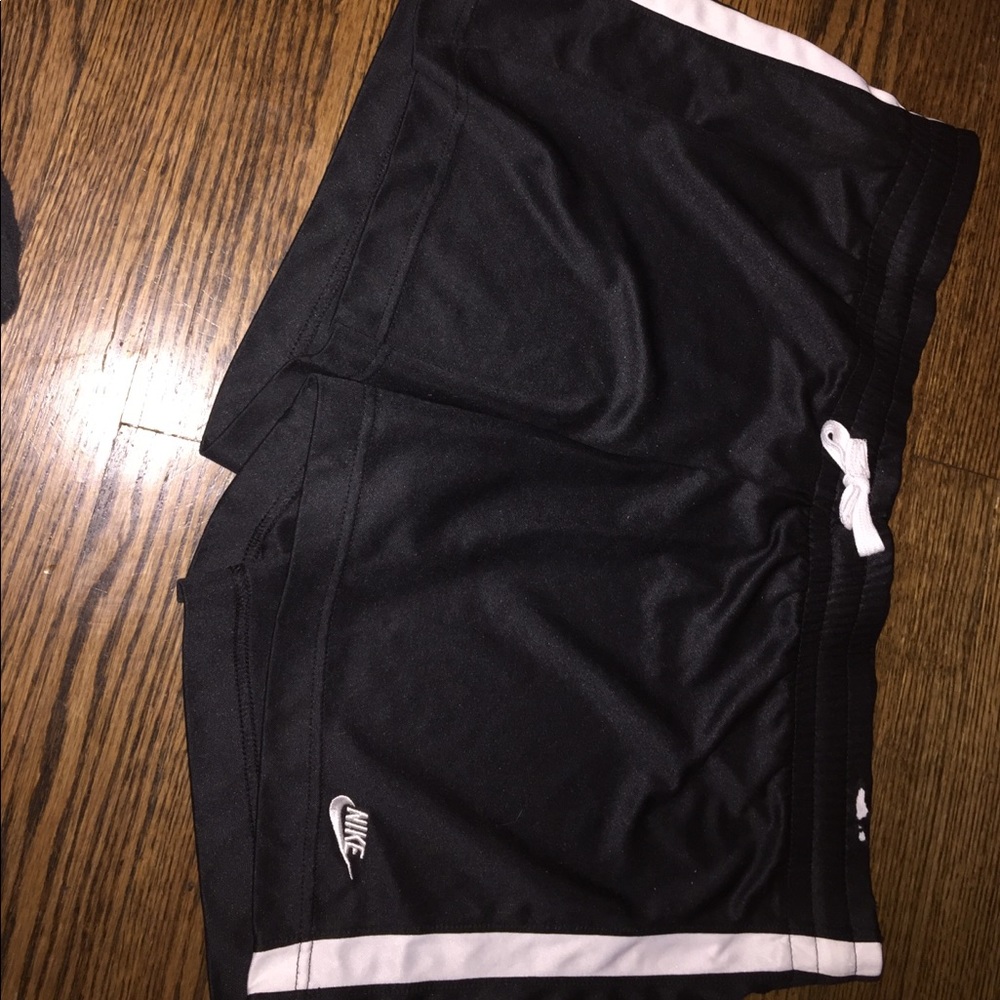 Nike fit dry shorts size large (12-14)