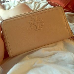 Tory Burch - Thea Zip Wallet