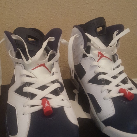 Jordans Lebrons Nikes - Picture 5 of 7