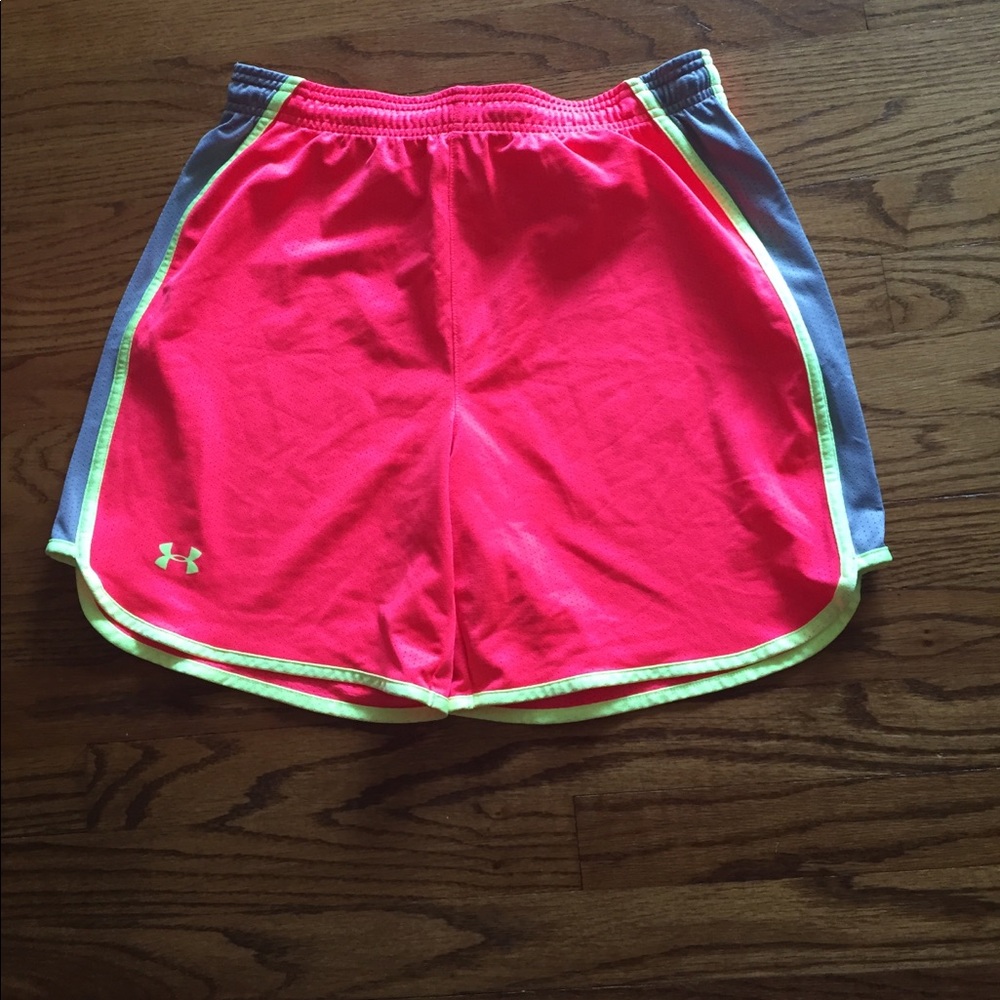 UnderArmour Loose Mesh Shorts Sz M