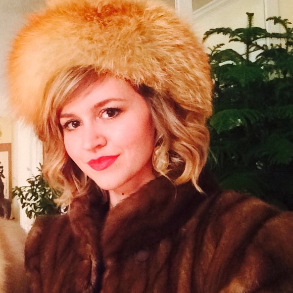 Meet your Posher, Molly - Picture 3 of 6