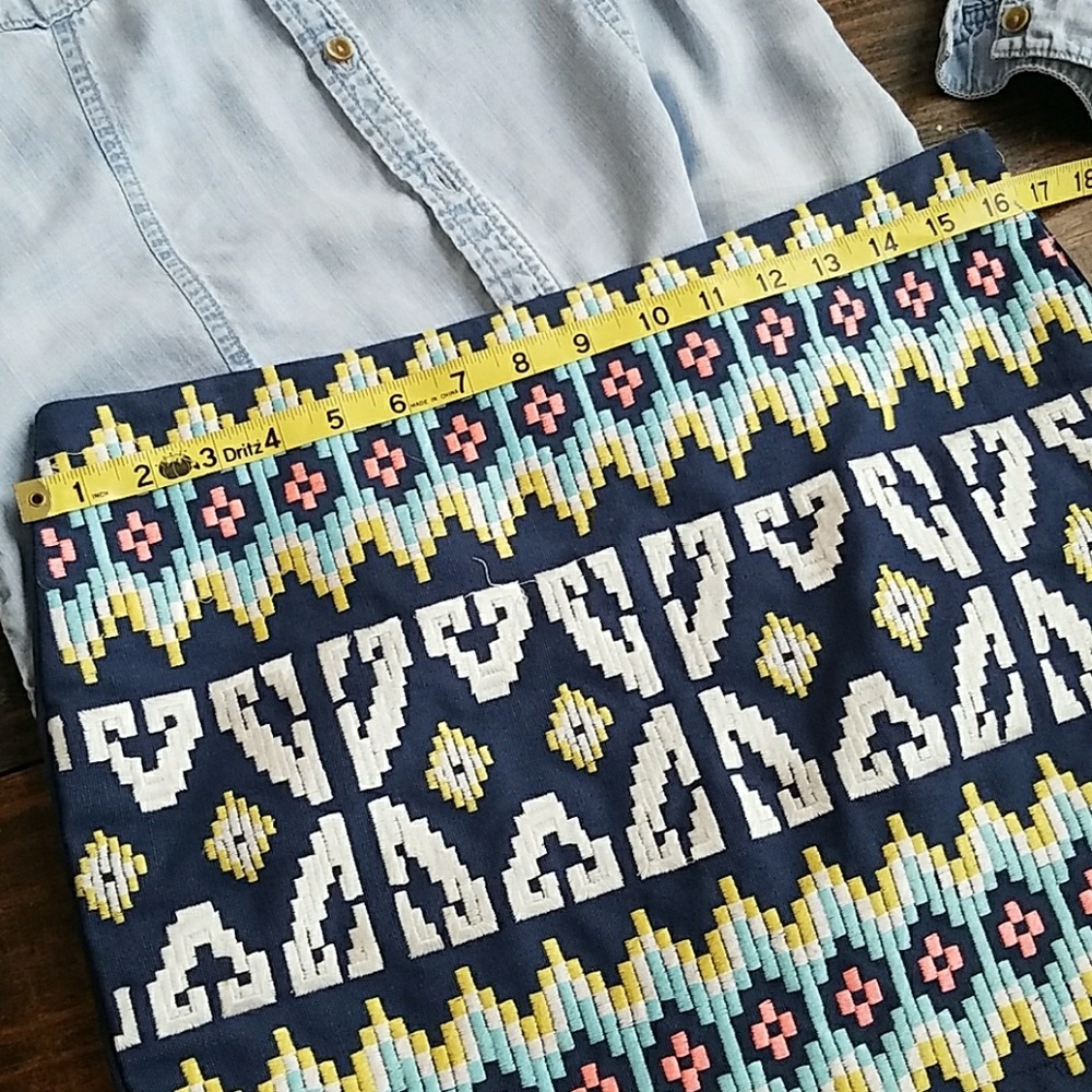 Southwest Embroidered Pattern Mini - Picture 7 of 7