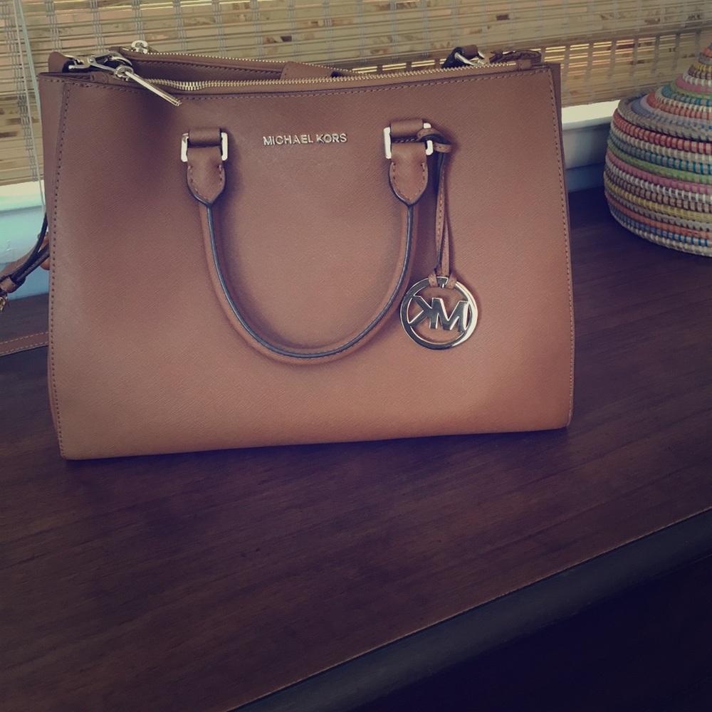 Michael Kors Jet Set Travel Large Dressy Tote