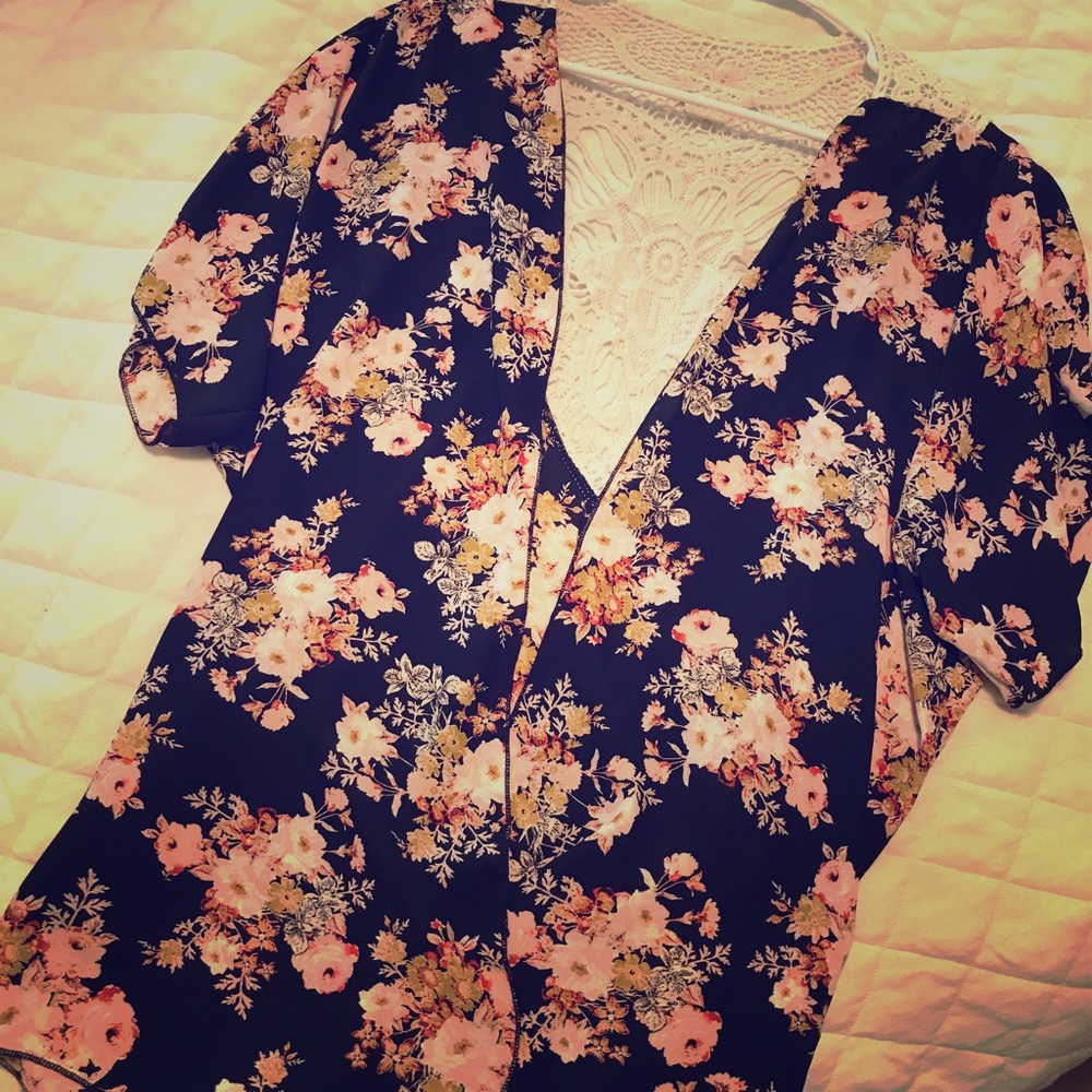 BEAUTIFUL cardigan. ❤️