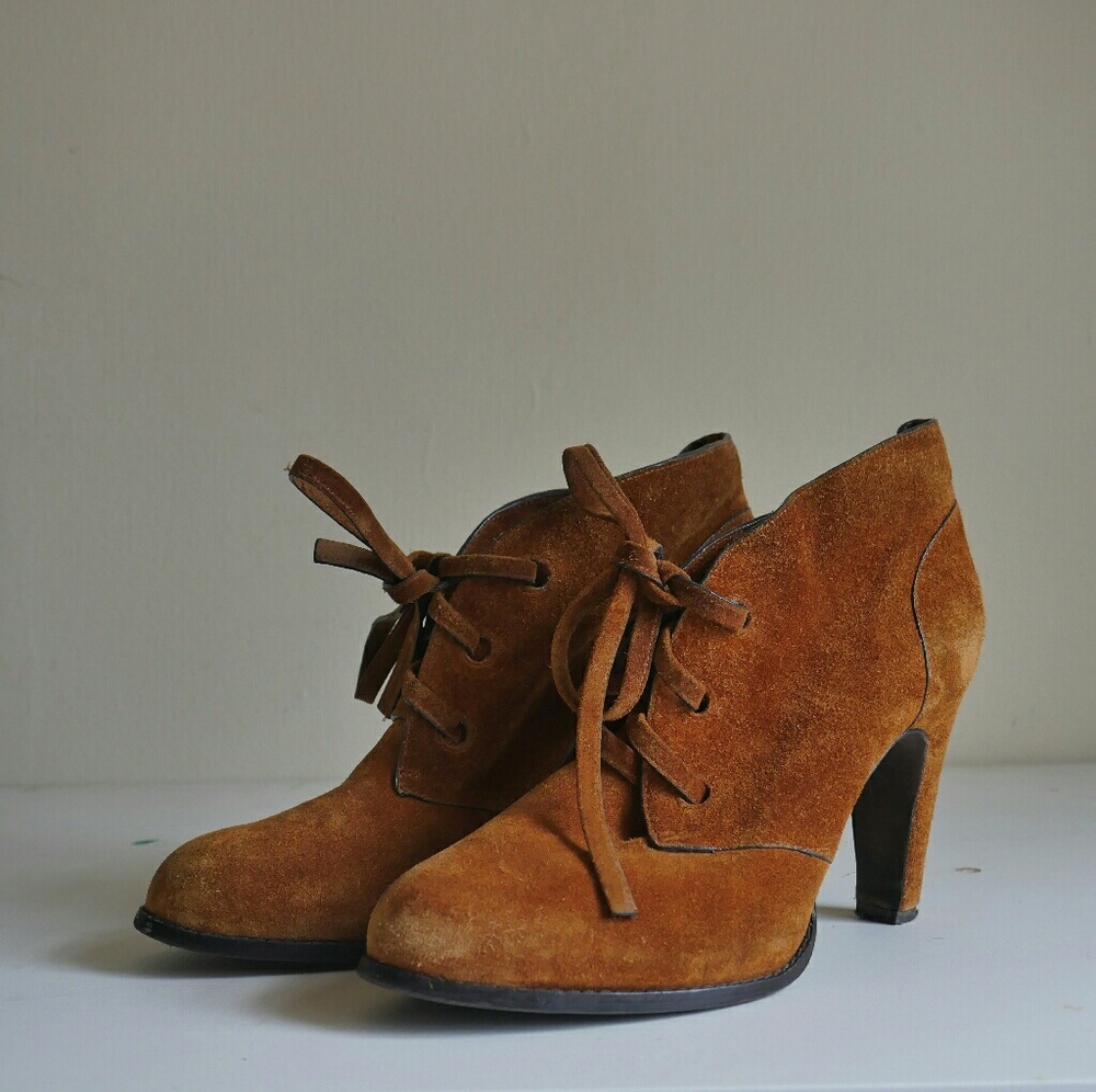 Via Spiga suede booties