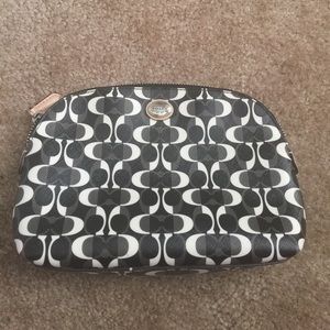 Peyton Dream C Signature Cosmetic Case
