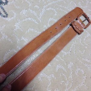 "Natural" leather belt.
