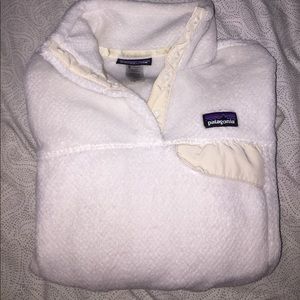 White Patagonia re-tool snap T fleece