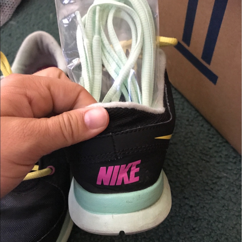 Nikes - Picture 3 of 3
