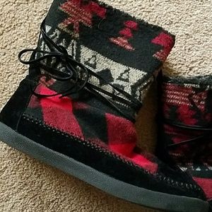 Never Worn Slipper Boots