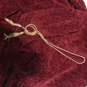 Kendra Scott necklace