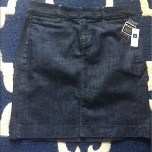 NEW GAP DENIM SKIRT