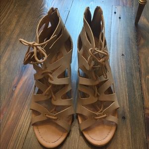 CITY CLASSIFIED Strappy Lace Up Women's sandal