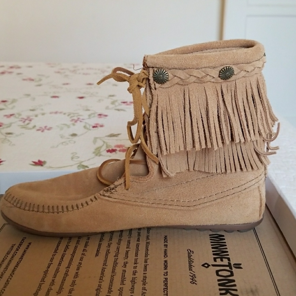 Minnetonka double fringe boot