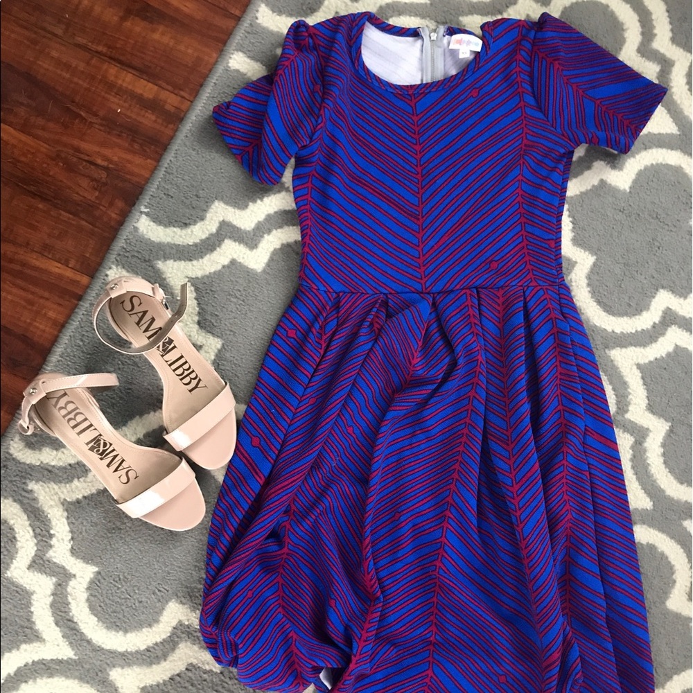 Lularoe XS very stretchy Amelia