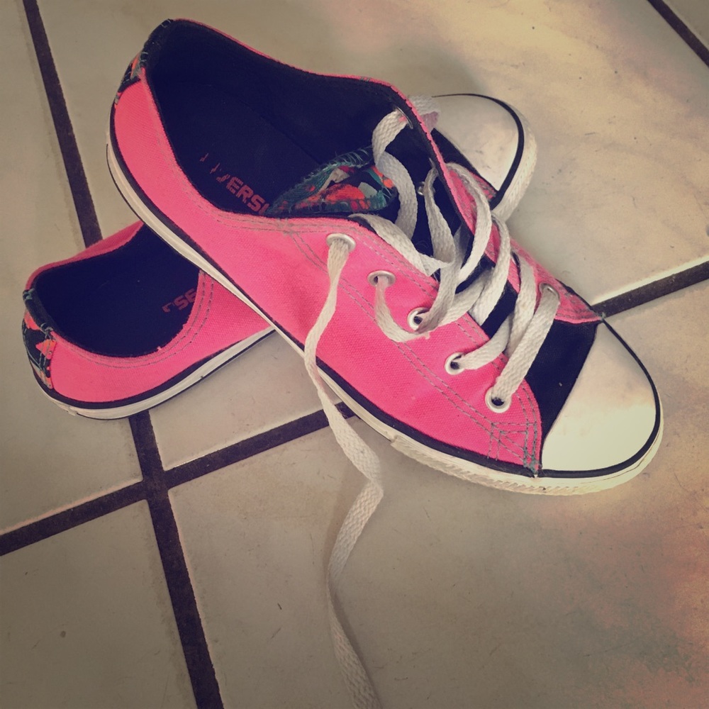 Converse shoes size 3