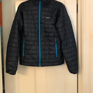 A navy blue Patagonia puff jacket!