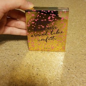 Double duty eyeshadow palette