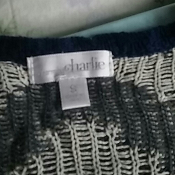 Chevron short sleeve sweater kimono with fringe! - Picture 2 of 3