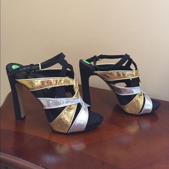 Shoes - Picture 2 of 7