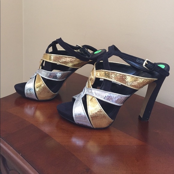 Shoes - Picture 3 of 7