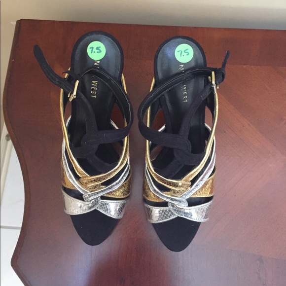 Shoes - Picture 5 of 7