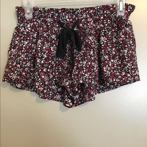 Flower Aritzia Wilfred Shorts