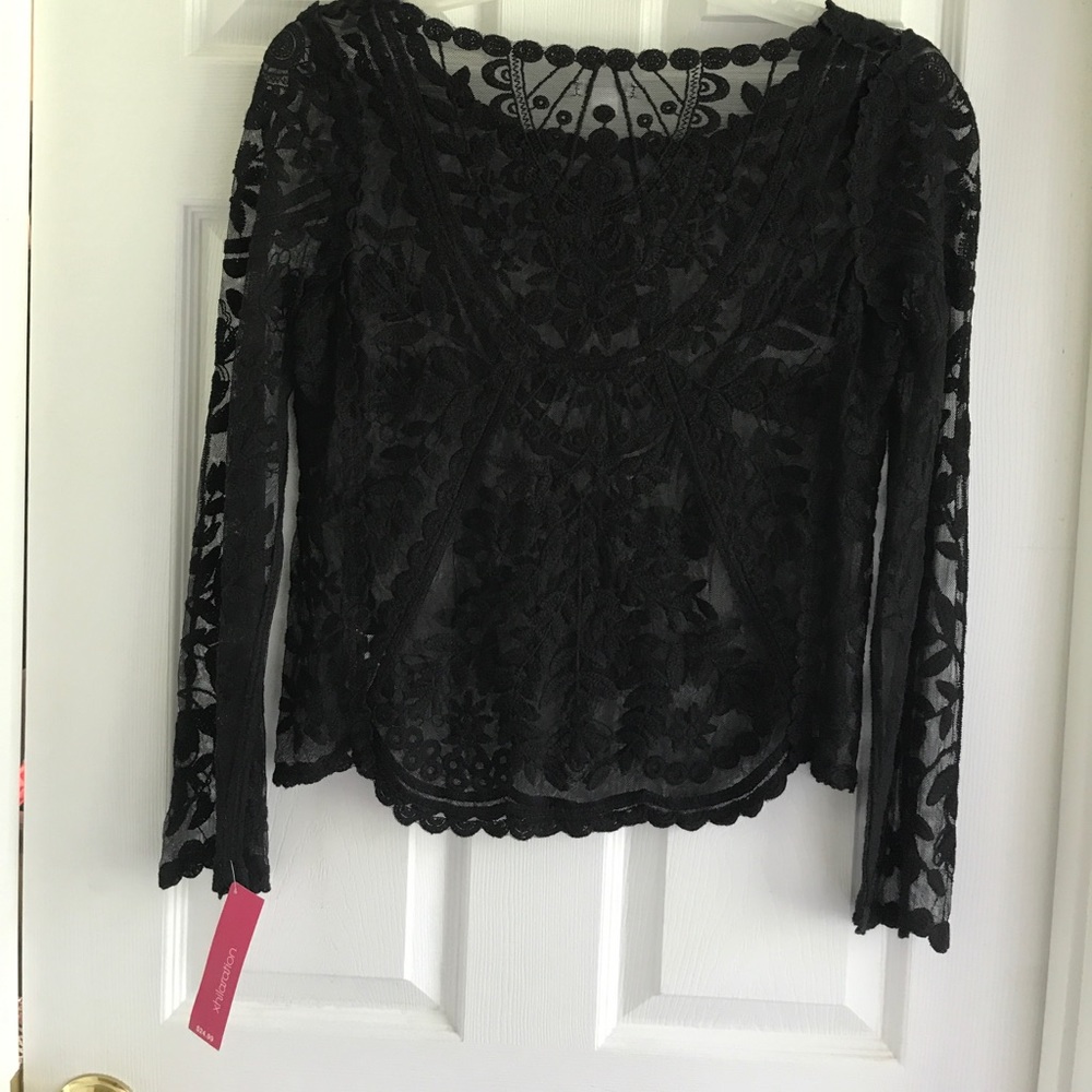 STUNNING BLACK LACE TOP - Picture 3 of 4