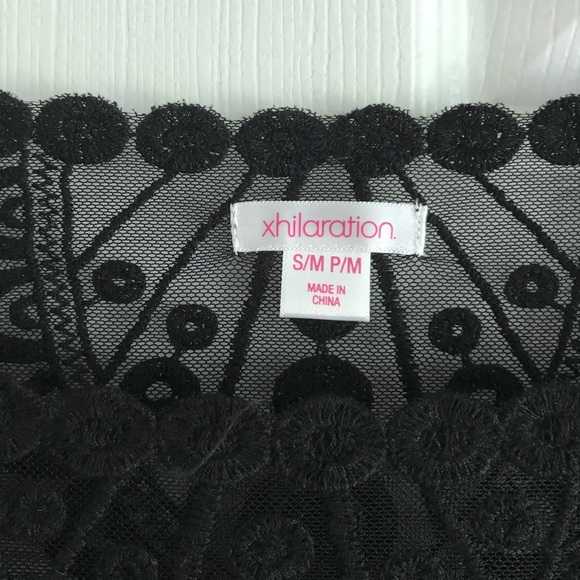 STUNNING BLACK LACE TOP - Picture 2 of 4