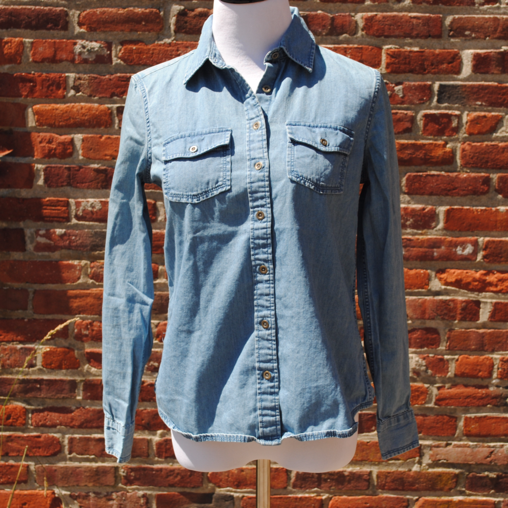 Banana Republic Demin Button Up Size S