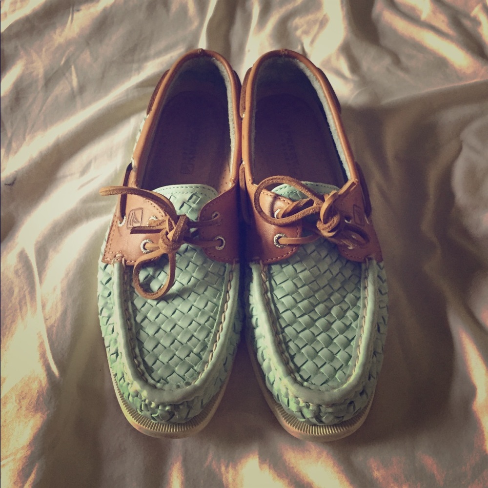 Sperry topsider boat shoes