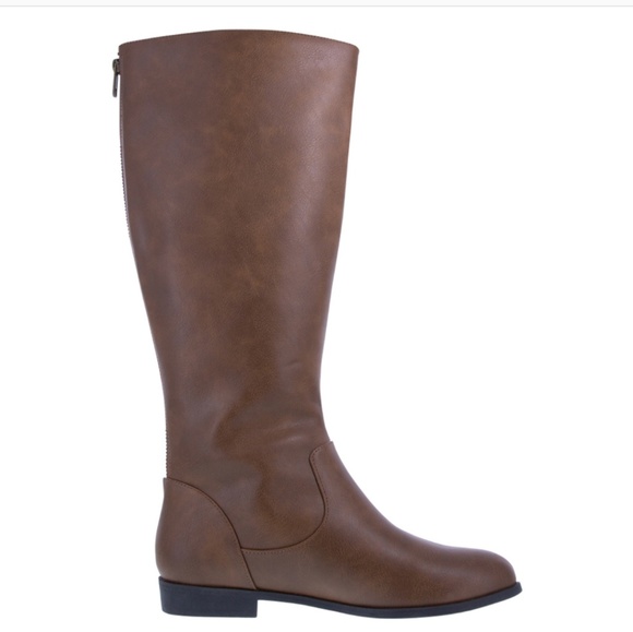 Boots - Picture 2 of 4