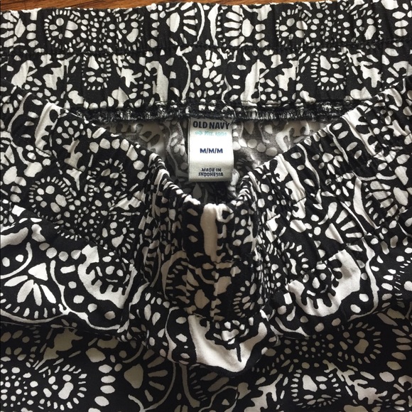 Old Navy Long Skirt Size M - Picture 2 of 2