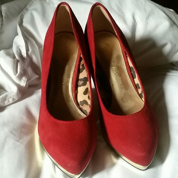 Woman's high heals - Picture 1 of 2