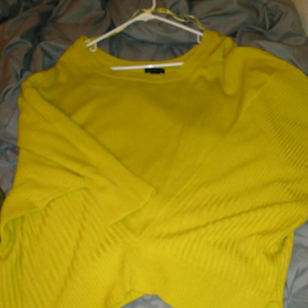 Lime Gree Poncho​ like top with elbow length sl.