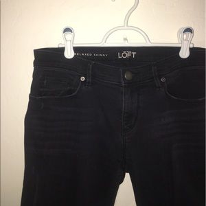 LOFT Distressed Faded Black Relaxed Skinny 25/0