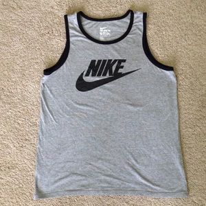 Nike Tee Athletic Cut Tank